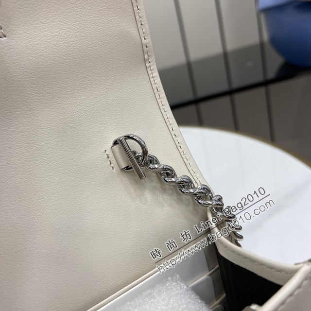 Gucci專櫃古馳最新款Marmont系列鏈帶錢包女士小斜挎包 jh2478型號：790060